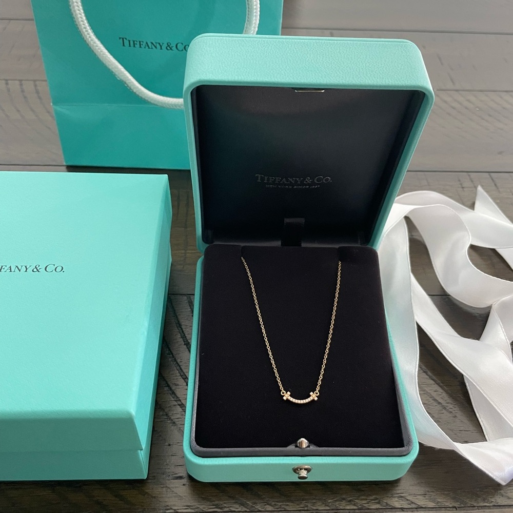 (Authentic)Tiffany & Co. T Smile Pendant in Yellow Gold with Diamonds Necklace